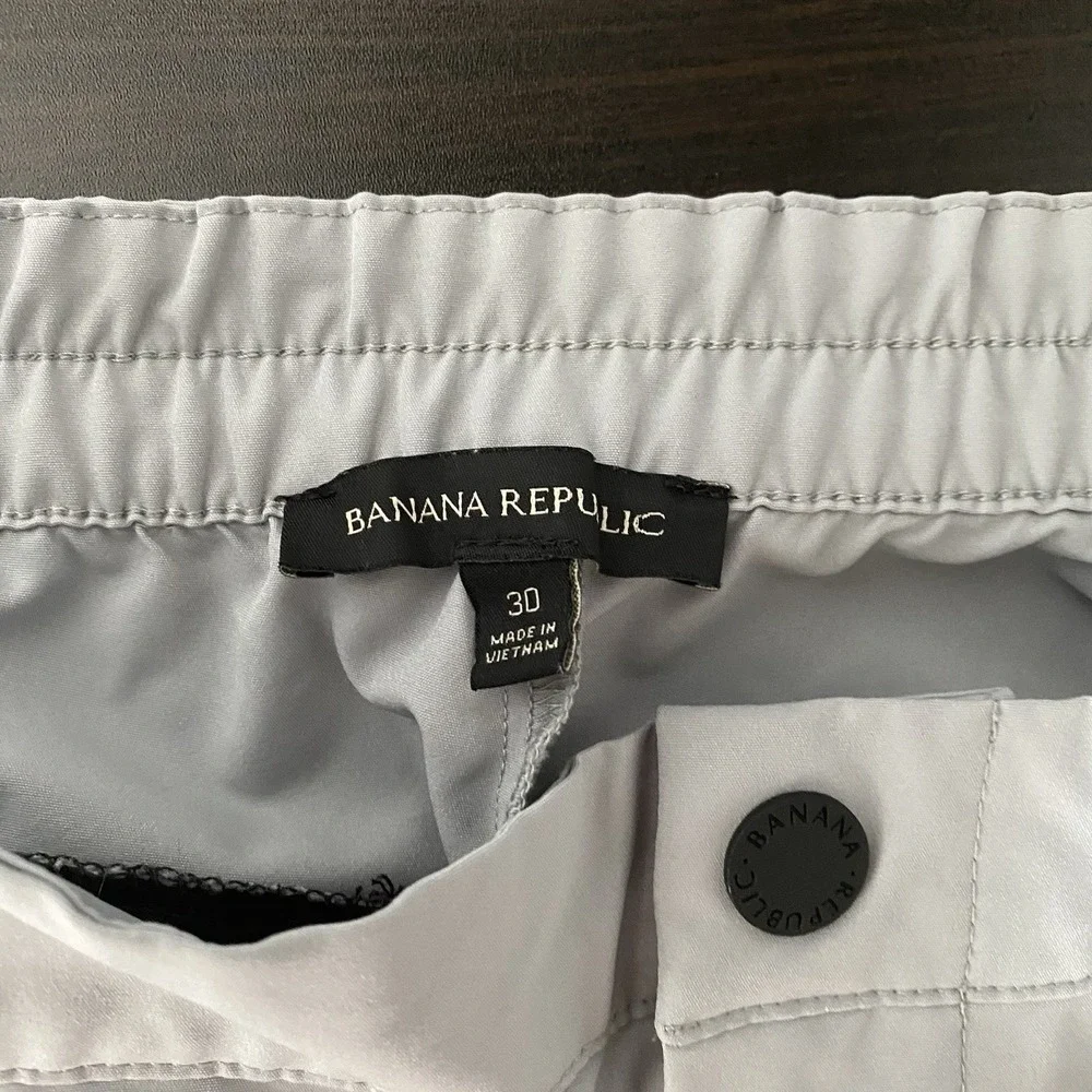 Banana Republic Motion Tech Hybrid Pants Quarry Light Gray‎ Mens Size 30